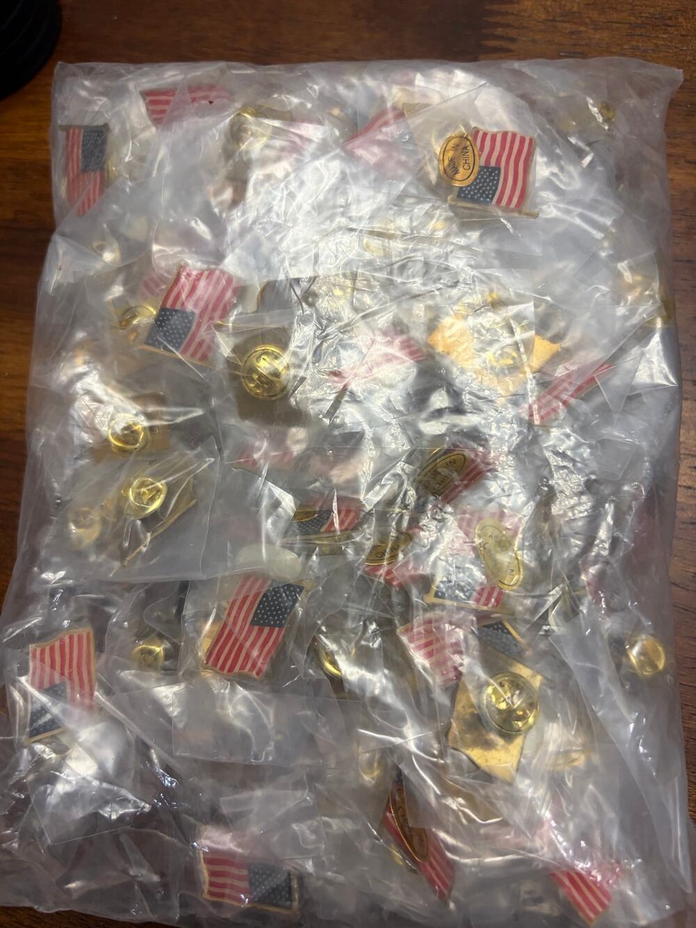 100 pcs Unisex American Flag US Lapel Pin